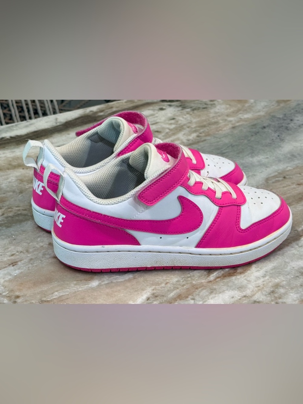 Girls NIKE Court Borough low hot pink sneakers- Size 3Y - Picture 3 of 8